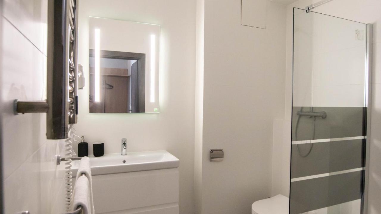 Nowe Millenium Aparthotel ชวีโนวิชแจ ภายนอก รูปภาพ