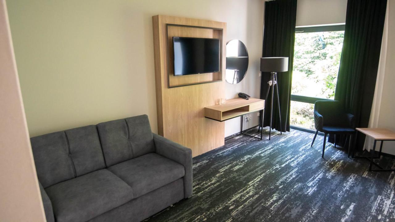Nowe Millenium Aparthotel ชวีโนวิชแจ ภายนอก รูปภาพ